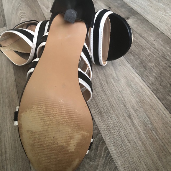 😊 3/$40. Beautiful Black & White heels - Picture 4 of 6
